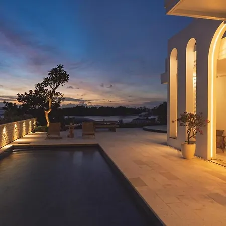 Stunning Sea Front Villa 4Br Nusa Dua